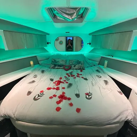 Boat With Jacuzzi - Bateau Avec Jacuzzi Tekne Mandelieu