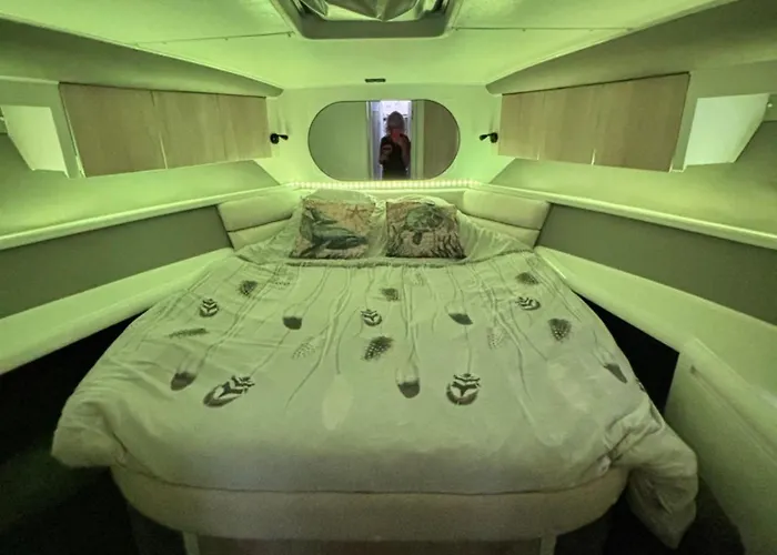 Boat With Jacuzzi - Bateau Avec Jacuzzi Ботель Мандельё-ла-Напуль
