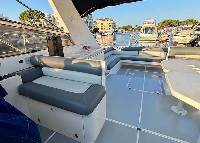 Ботель Boat With Jacuzzi - Bateau Avec Jacuzzi