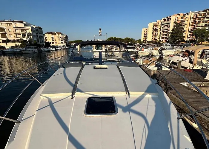 Ботель Boat With Jacuzzi - Bateau Avec Jacuzzi